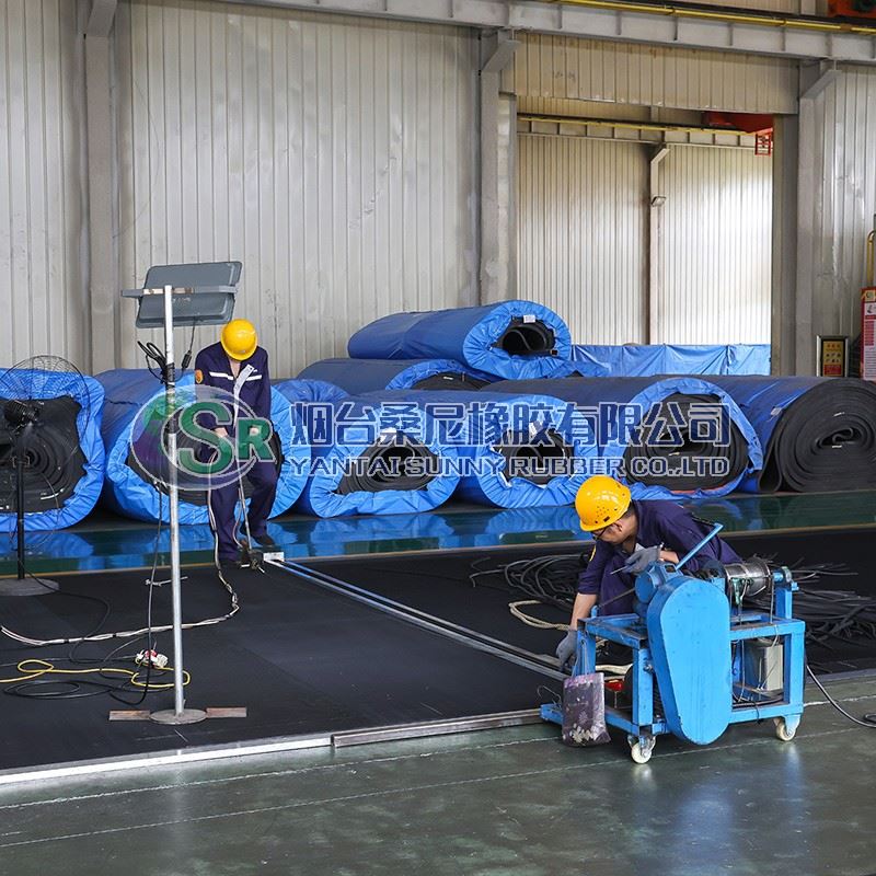 EPDM gumový filtračný dopravníkový pás Priemyselný vákuový filtračný pás na filtráciu minerálnej rudy
